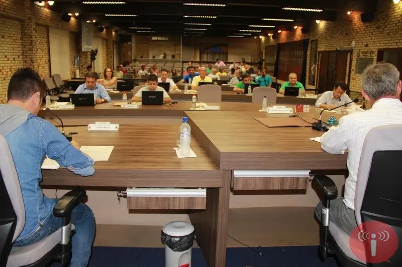 Oposição aprova mais uma denúncia