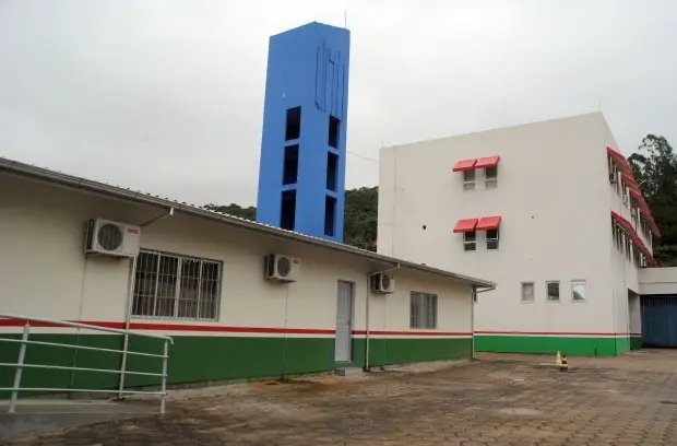 Justi&ccedil;a nega indeniza&ccedil;&atilde;o a preso isolado preventivamente