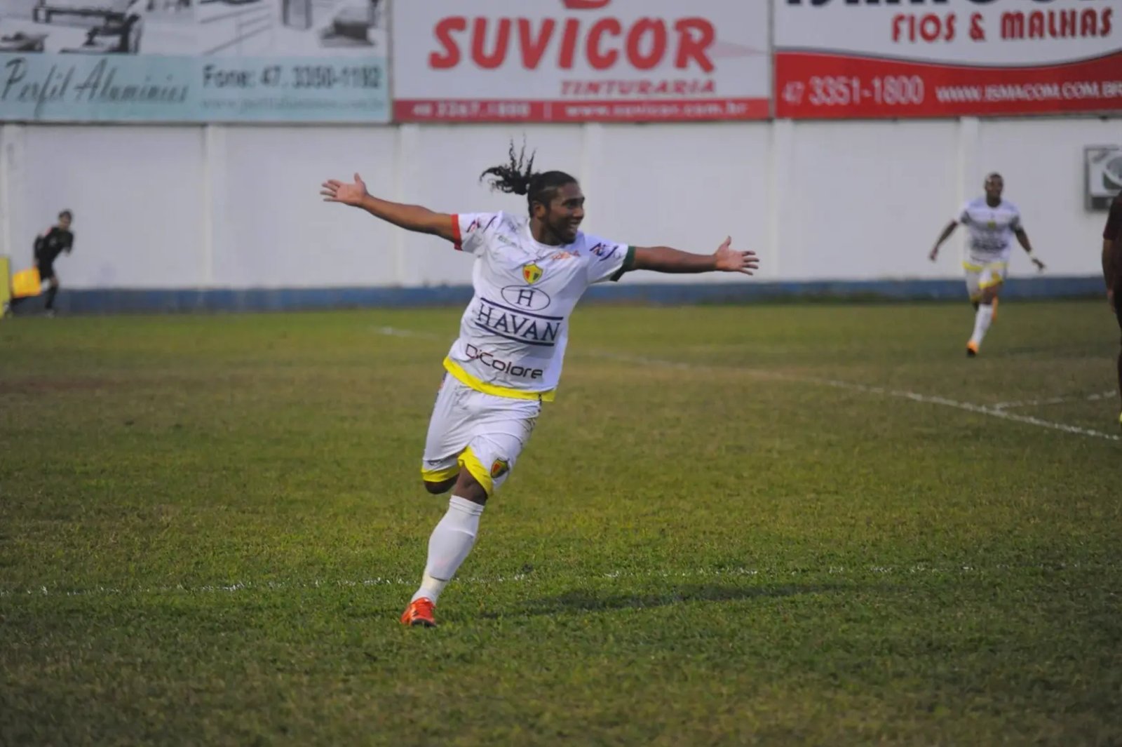 Brusque vence a primeira na Série D