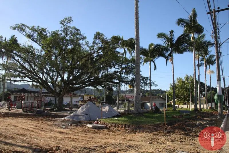 Praça no Souza Cruz está sendo revitalizada