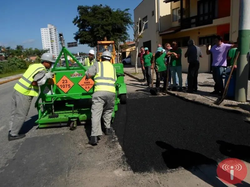 Demonstração de equipamento para recuperação asfáltica
