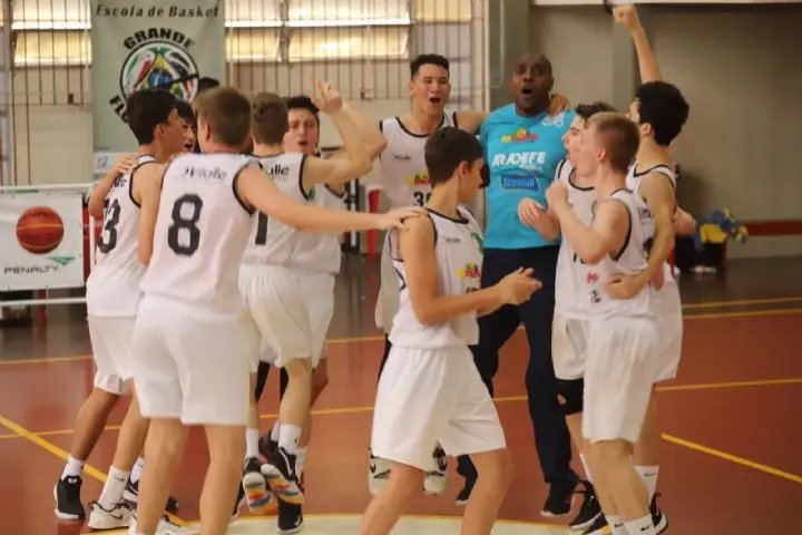 Reuni&atilde;o em Brusque discute futuro de catarinenses no Brasileiro de Basquete