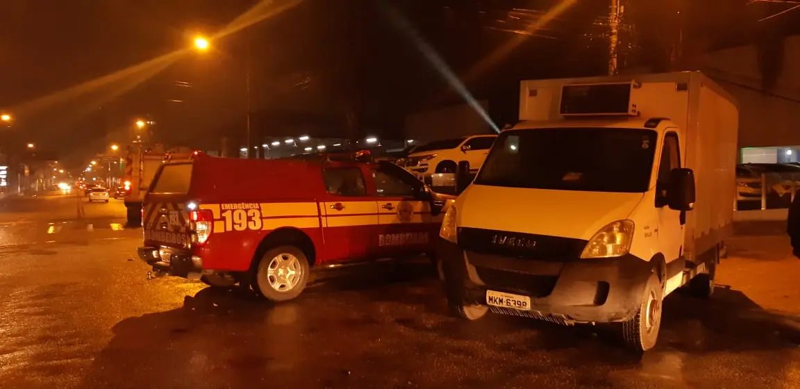 Motociclista fica ferido ao bater contra ve&iacute;culo no Maluche