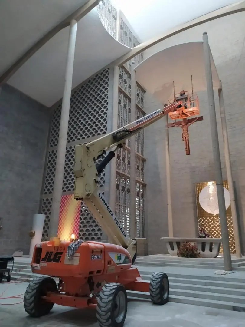 Igreja matriz segue fechada at&eacute; a quarta-feira