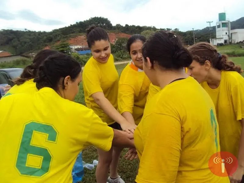 Equipe feminina de rugby participa de seletiva
