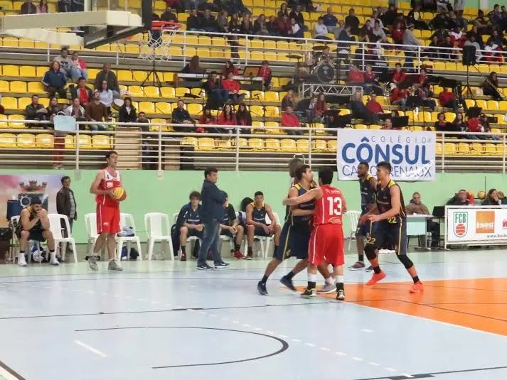 AD Brusque vence e joga hoje por vaga na semifinal