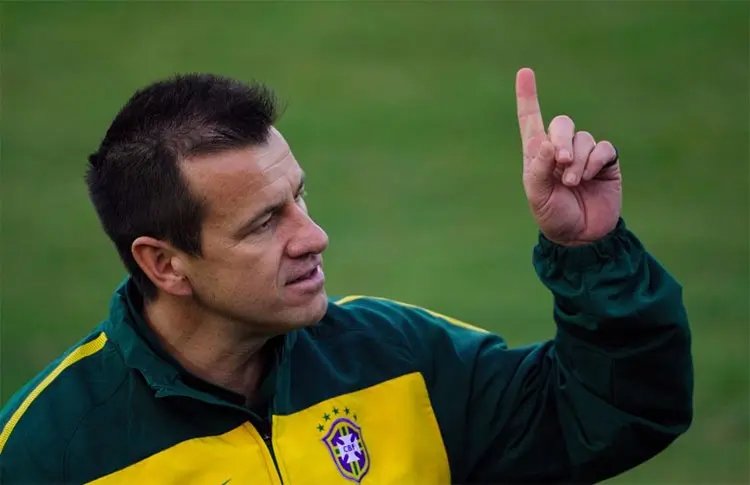Dunga é demitido da Seleção