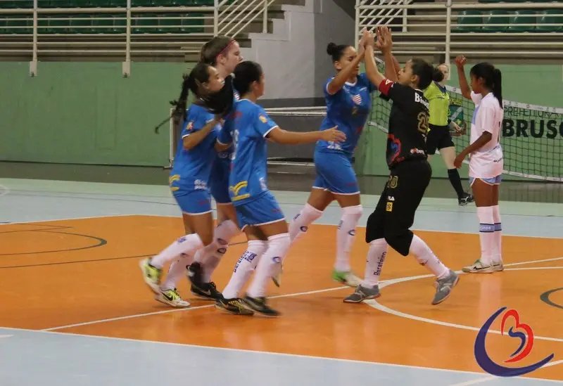 Barateiro conquista primeira vitória 