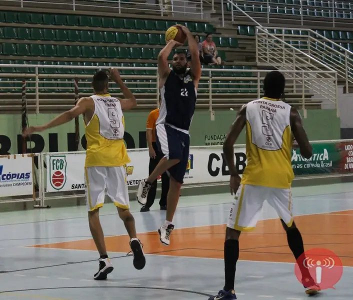 Arena pode sediar quadrangular de basquete