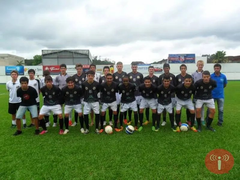 Base vence cinco jogos no final de semana