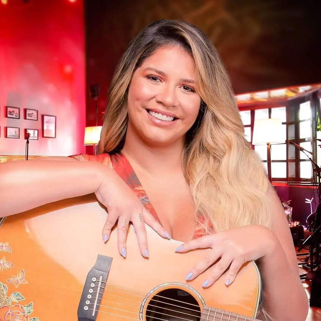 Cantora Mar&iacute;lia Mendon&ccedil;a morre em acidente de avi&atilde;o