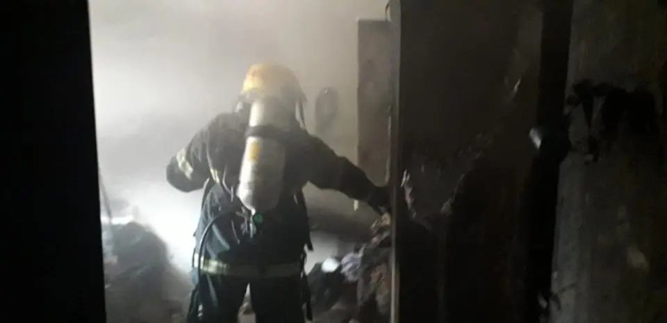Av&oacute; teria ateado fogo na casa para matar neta, diz m&atilde;e