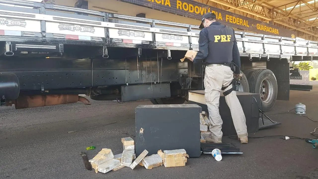 Duas toneladas de maconha e 70kg de crack s&atilde;o apreendidos