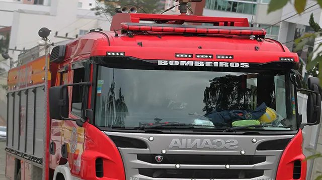 Homem sofre choque el&eacute;trico no Centro de Botuver&aacute;