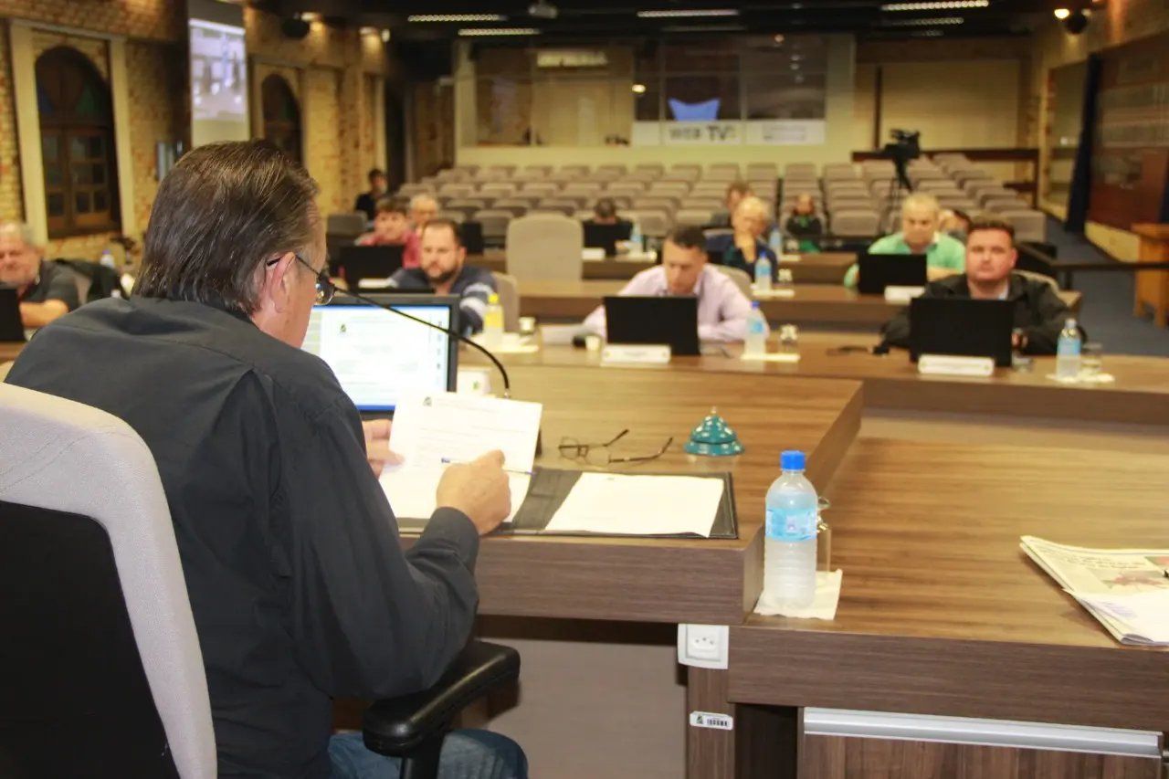 Da serenidade à troca de farpas na tribuna