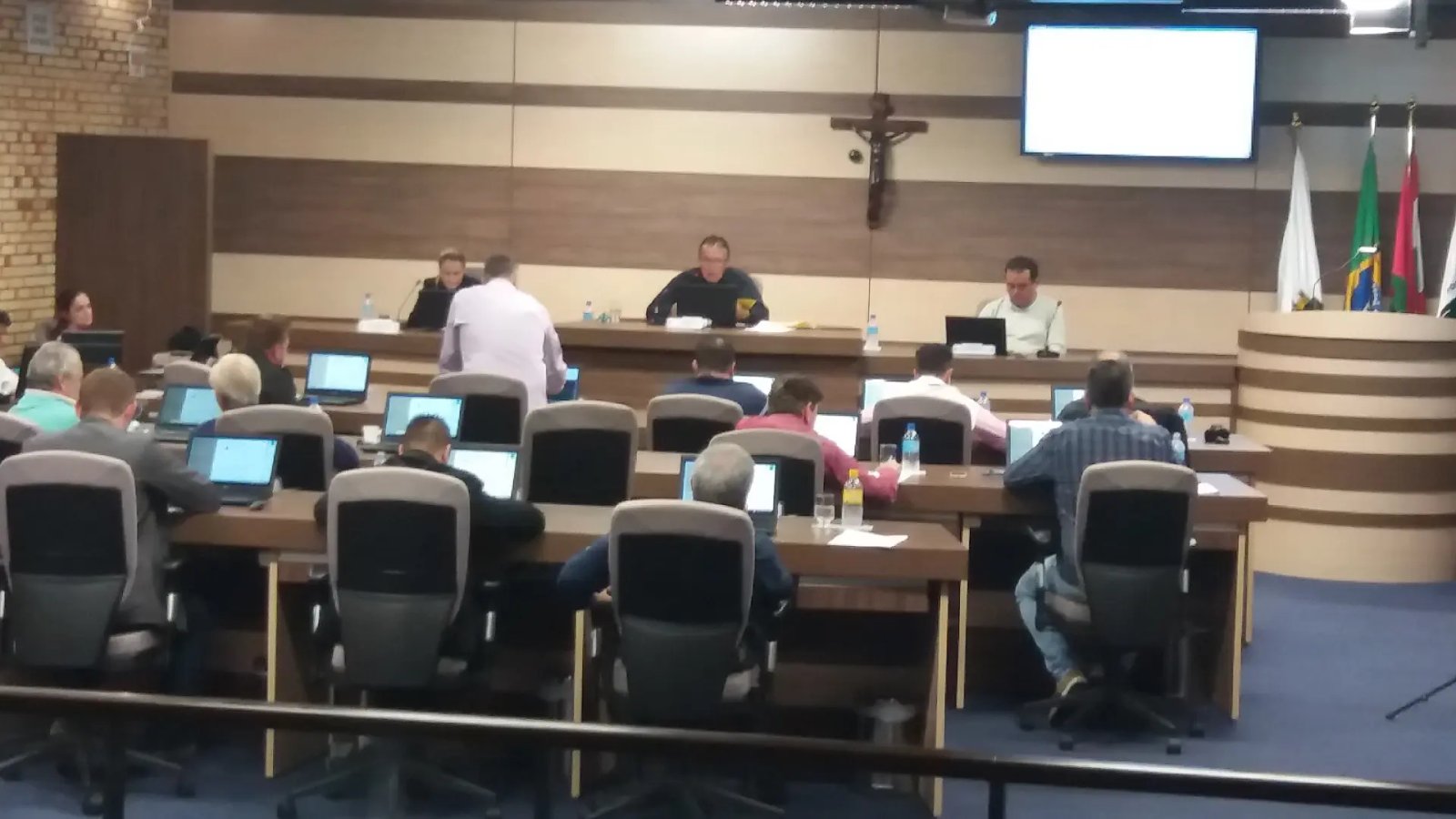 Vereadores divergem sobre soluções no trânsito do Santa Terezinha