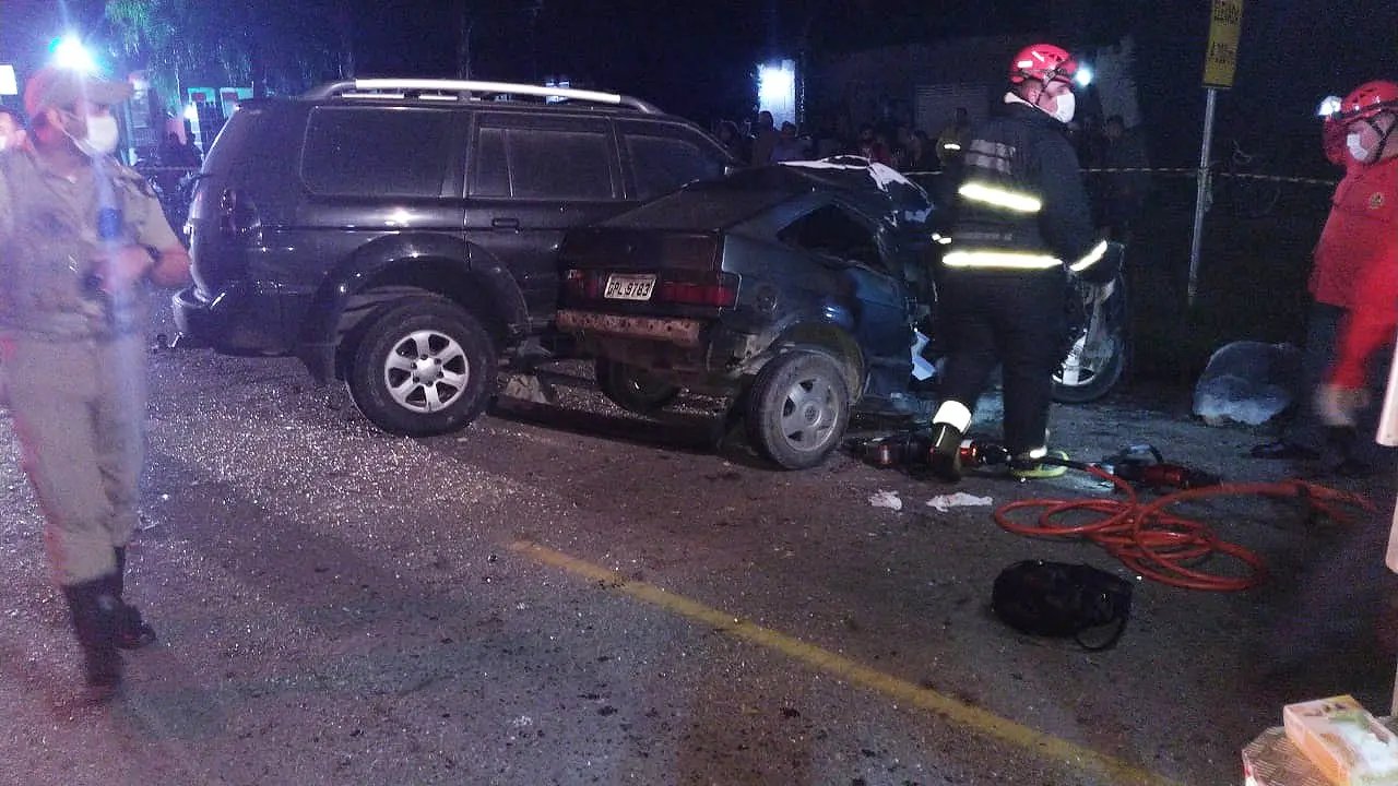 Nova trag&eacute;dia: tr&ecirc;s adultos e um beb&ecirc; morrem em acidente