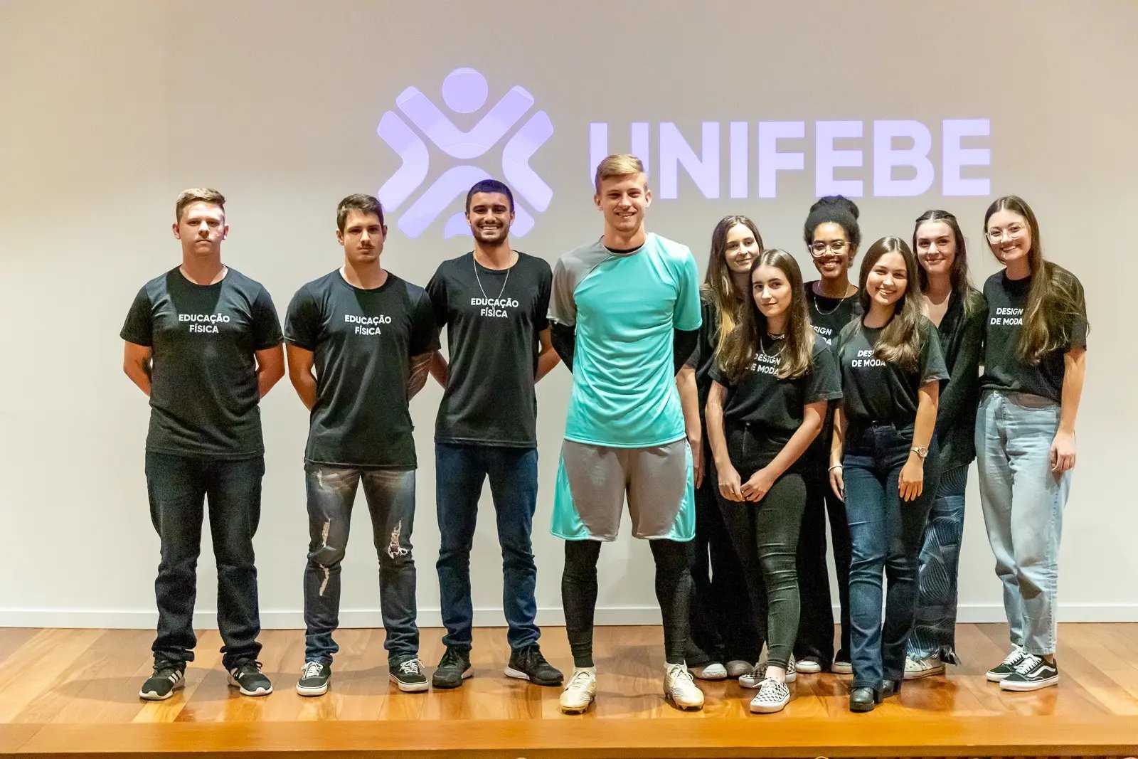 Cursos da Unifebe usam tecnologia para criar roupas esportivas