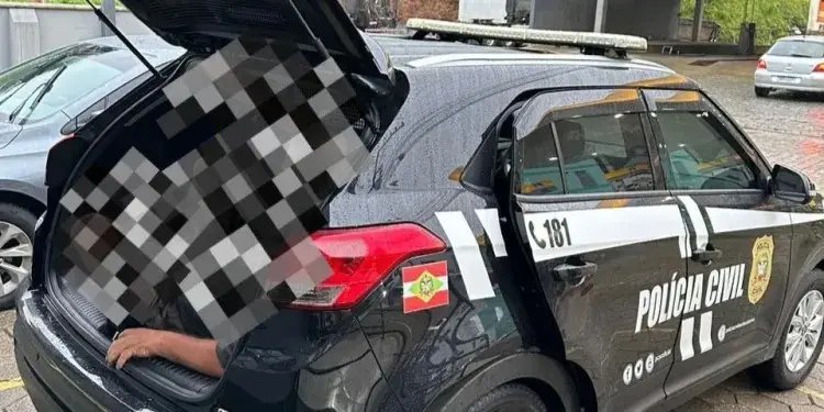  Homem é preso suspeito de abusar sexualmente da própria filha