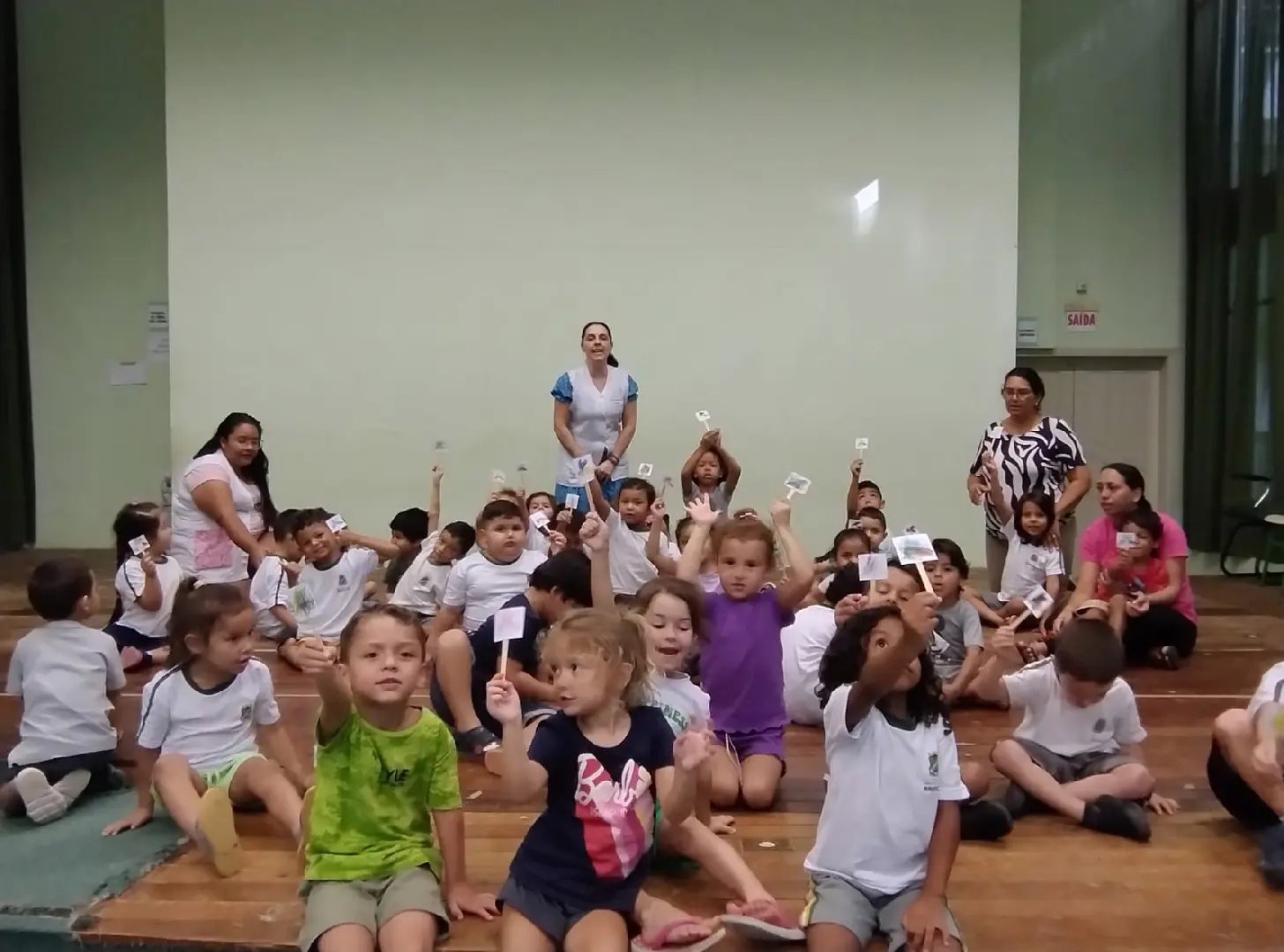 Professora da rede municipal lança livro infantil contra a dengue