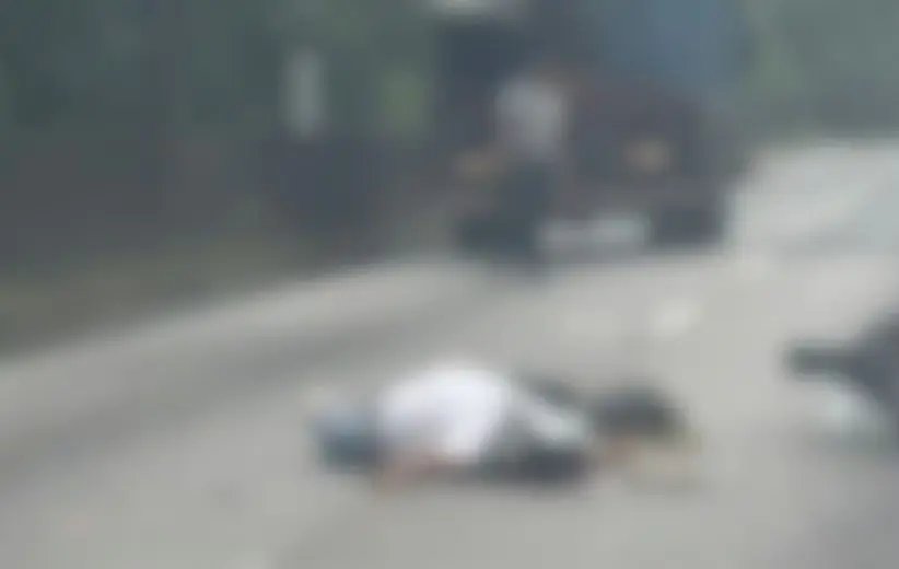 BR-101 registra dois acidentes entre moto e caminhão em uma hora; um motociclista morreu