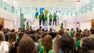 Filha de Sílvio Santos marca presença no aniversário da Havan - 1