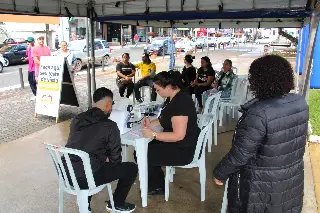 Mesmo com chuva, público prestigia ações do Sábado Fácil  - 2