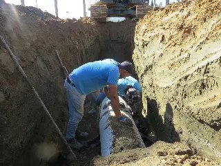 Equipes realizam obra de drenagem próximo à Arena Brusque - 1