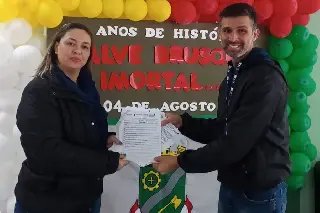 CDL recebe trabalhos inscritos no 1º Concurso de Poesias - 5