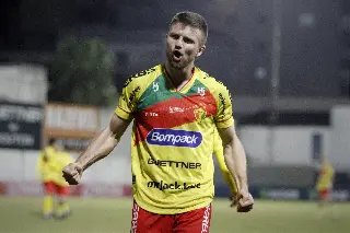 Em noite mágica de Queiroz, Brusque goleia o Altos em casa - 3