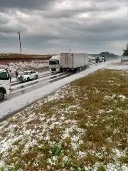 Chuva de granizo impressiona moradores da serra catarinense  - 7