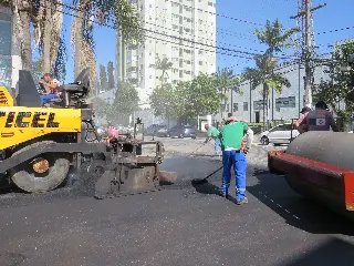Secretaria de Obras inicia pavimentação asfáltica da rua Riachuelo - 2