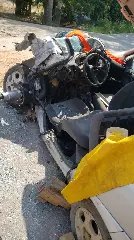 Câmera de segurança registra colisão entre carro e caminhão - 2