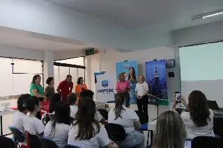 Núcleo das Escolas de Idiomas da ACIBr reúne professores de língua inglesa - 1