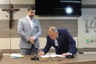 André Vechi e Deco Batisti tomam posse como prefeito e vice-prefeito  - 1