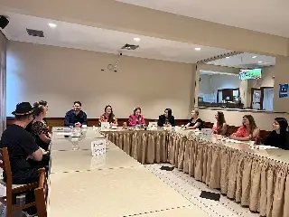 Candidatas a realeza da Fenarreco participam do primeiro compromisso - 1