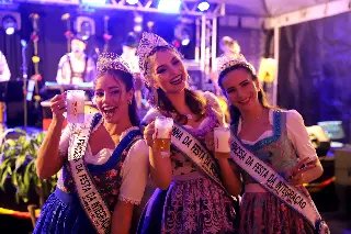 Mesmo com chuva, Biergartenplatz atrai grande público  - 1