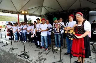 Mesmo com chuva, Biergartenplatz atrai grande público  - 3