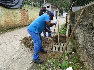 Limpeza de bocas de lobo é intensificada pela Prefeitura de Brusque - 2