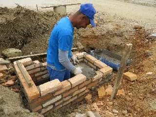 Limpeza de bocas de lobo é intensificada pela Prefeitura de Brusque - 1