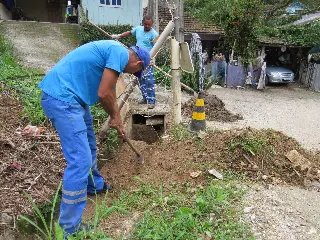 Limpeza de bocas de lobo é intensificada pela Prefeitura de Brusque - 3