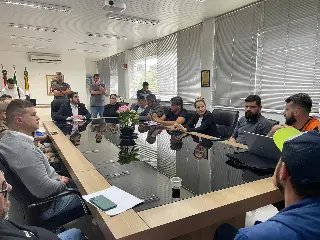 Prefeito se reúne com secretários e forças de segurança - 3