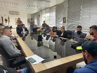 Prefeito se reúne com secretários e forças de segurança - 1