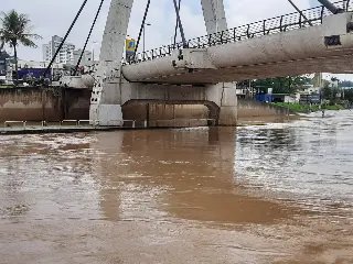 Rio Itajaí-Mirim deve chegar a 6,40 metros na noite deste sábado - 2