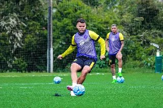 Brusque inicia preparação para jogo de ida da final do Brasileirão  - 1