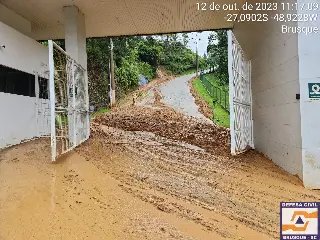 Após queda de barreira, Serra do Moura é bloqueada - 3