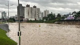 Rio Itajaí Mirim pode atingir nível de 7,50 metros por volta de 22h - 1