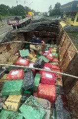 Polícia Federal e PRF apreende 7 toneladas de drogas em Barra Velha - 1