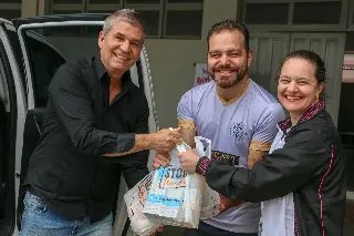 Drive Thru do Bem arrecada mais de 2 toneladas de alimentos e produtos de higiene - 4