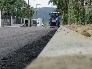Prefeitura conclui pavimentação da rua Augusto Benassi - 1